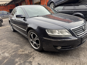 VW Phaeton (3 фото из 7)