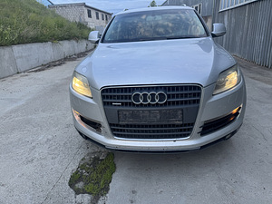 Audi Q7 varuosadeks (2 foto / 8)