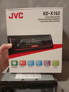 Автомагнитола JVC (9 фото из 10)