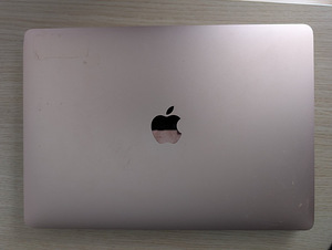MacBook Air 13.3" (M1, 2020) (1 foto / 5)