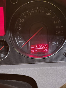 Volkswagen Passat b6 1.9 (6 foto / 9)