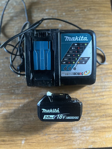 Зарядное устройство+аккумулятор Makita (1 фото из 1)