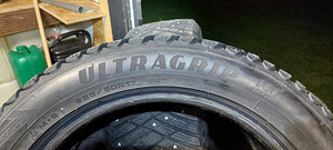 Naastrehvid GoodYear UltraGrip Ice Arctic 225/50 R17 (2 foto / 5)