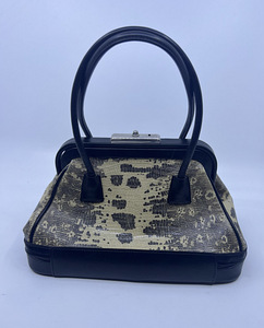 VINTAGE PRADA KÄEKOTT (9 foto / 9)