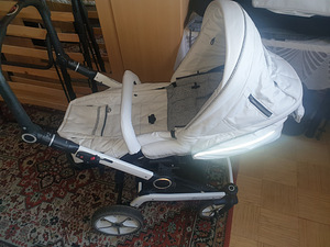 Детская коляска (3 фото из 3)