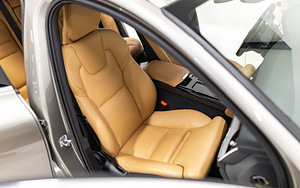Volvo V60 2020a nelikveoline pistikhübriid (8 foto / 15)