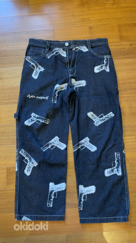 Sort company pants