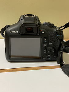 Canon eos 2000D peegelkaamera + Canon EF-S 18-135mm f/3.5 (4 foto / 5)