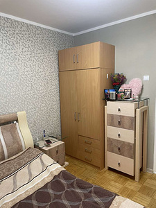 Мебель ( шкаф, кровать, комод, тумбы) (2 фото из 4)