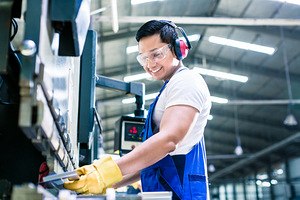 Vajalikud CNC-OPERAATORID (3 foto / 5)