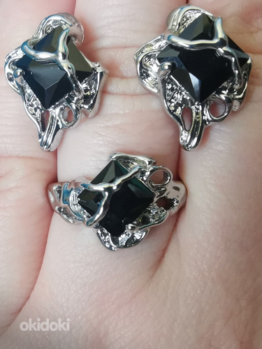 Серьги и кольцо с чёрными камнями (фото #1)