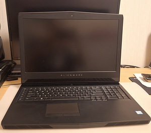 Mänguri sülearvuti Alienware 17 r4 (1 foto / 2)