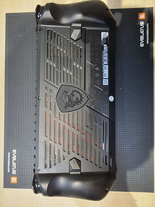 MSI Claw A1M Core Ultra 7 / 16 GB / 512GB (2 foto / 8)