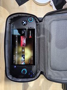 MSI Claw A1M Core Ultra 7 / 16 GB / 512GB (7 foto / 8)