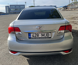 TOYOTA AVENSIS LINEA SOL (5 foto / 11)
