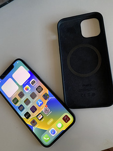 iPhone 12 64 ГБ (2 фото из 2)