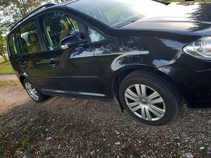 VW TOURAN (2 foto / 2)
