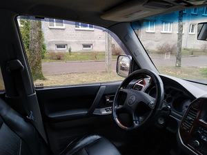 Mitsubishi Pajero 2003 (3 foto / 3)