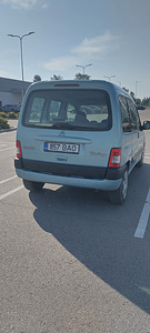 Citroen Berlingo (10 фото из 12)