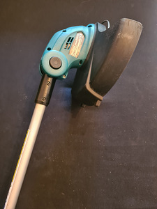 Makita DUR181z akutrimmer (2 foto / 3)