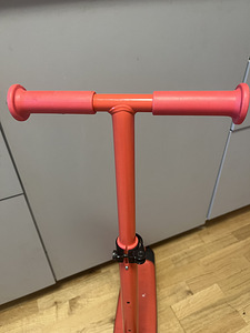 Kolmerattaline tõukeratas Yvolution Neon Glider, punane (2 foto / 3)