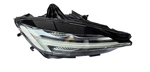 Volvo s60 parempoolsed tuled 32338022 32314151 32338999 FULL LED (2 foto / 8)