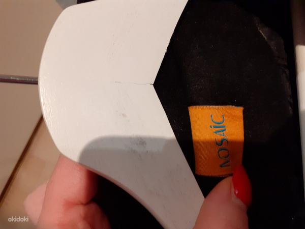 Продам пальто для девочки р. 128