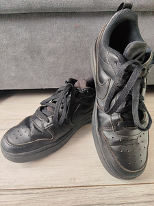 Nike (2 foto / 3)