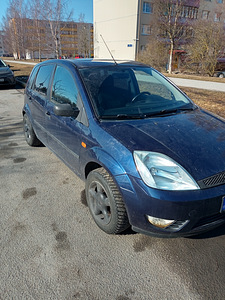 Ford Fiesta (2 foto / 6)