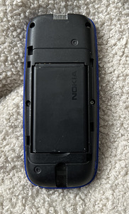 Nokia retro mobiiltelefon (2 foto / 2)