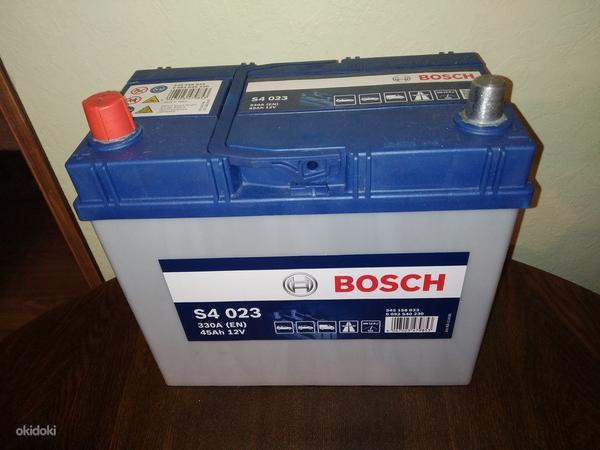 Новый аккумулятор Bosch 45Ah, 330A 238X129X227 +/- S4 023 (фото #2)