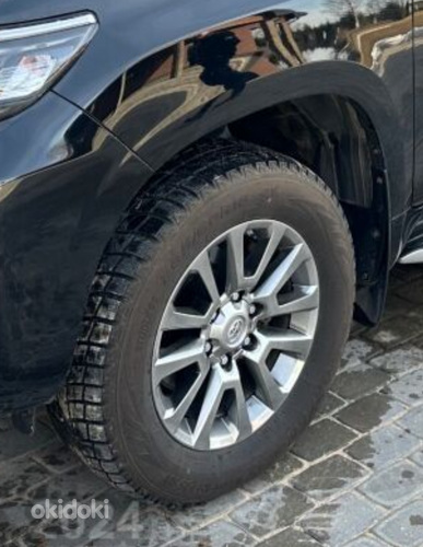 Литые диски с шинами Toyota Land Cruiser R18 Black Onyx (фото #1)
