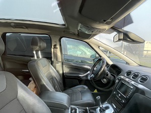 Ford S-Max 2013 (6 фото из 6)