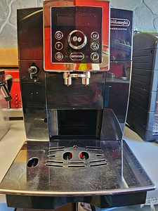 Delonghi Cappucino ECAM 23.460.B (1 foto / 3)
