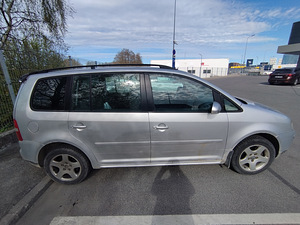 Volkswagen Touran 2005 2.0 TDI (2 foto / 9)