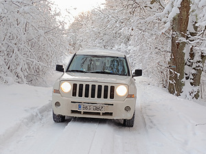 Продам jeep Patriot (2 фото из 15)
