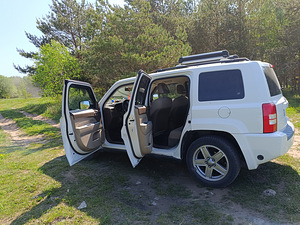 Продам jeep Patriot (13 фото из 15)