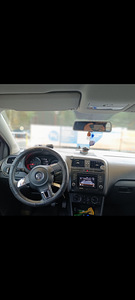 Volkswagen Polo (9 фото из 12)