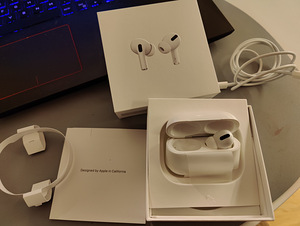 AirPods Pro (2021 г.) — Правый с MagSafe (1 фото из 1)
