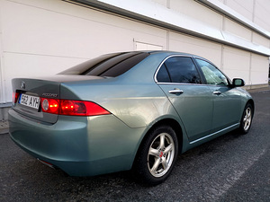 Honda Accord 2.0 114kw механика бензин (3 фото из 7)