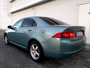 Honda Accord 2.0 114kw механика бензин (6 фото из 7)