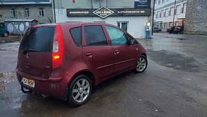 Mitsubishi Colt 2006 1.5d semiautomaatkasti rikkega (8 foto / 8)