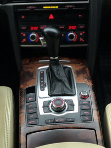 Audi A6C6 3.0D Quattro (14 foto / 15)