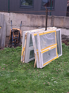 Kasutatud plastaknad Haapsalus (1 foto / 2)