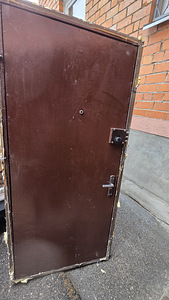 Müüa kasutatud rauast uks (1 foto / 2)
