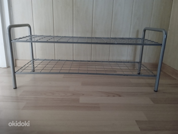 Metallist jalanõude riiul