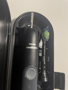 Philipsi elektriline hambahari ümbris (4 foto / 4)