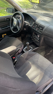 Volkswagen Golf IV (10 foto / 10)