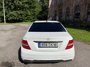 Мерседес-Бенц C 180 CDI 2013 (2 фото из 3)