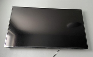 Телевизор LG (2 фото из 2)